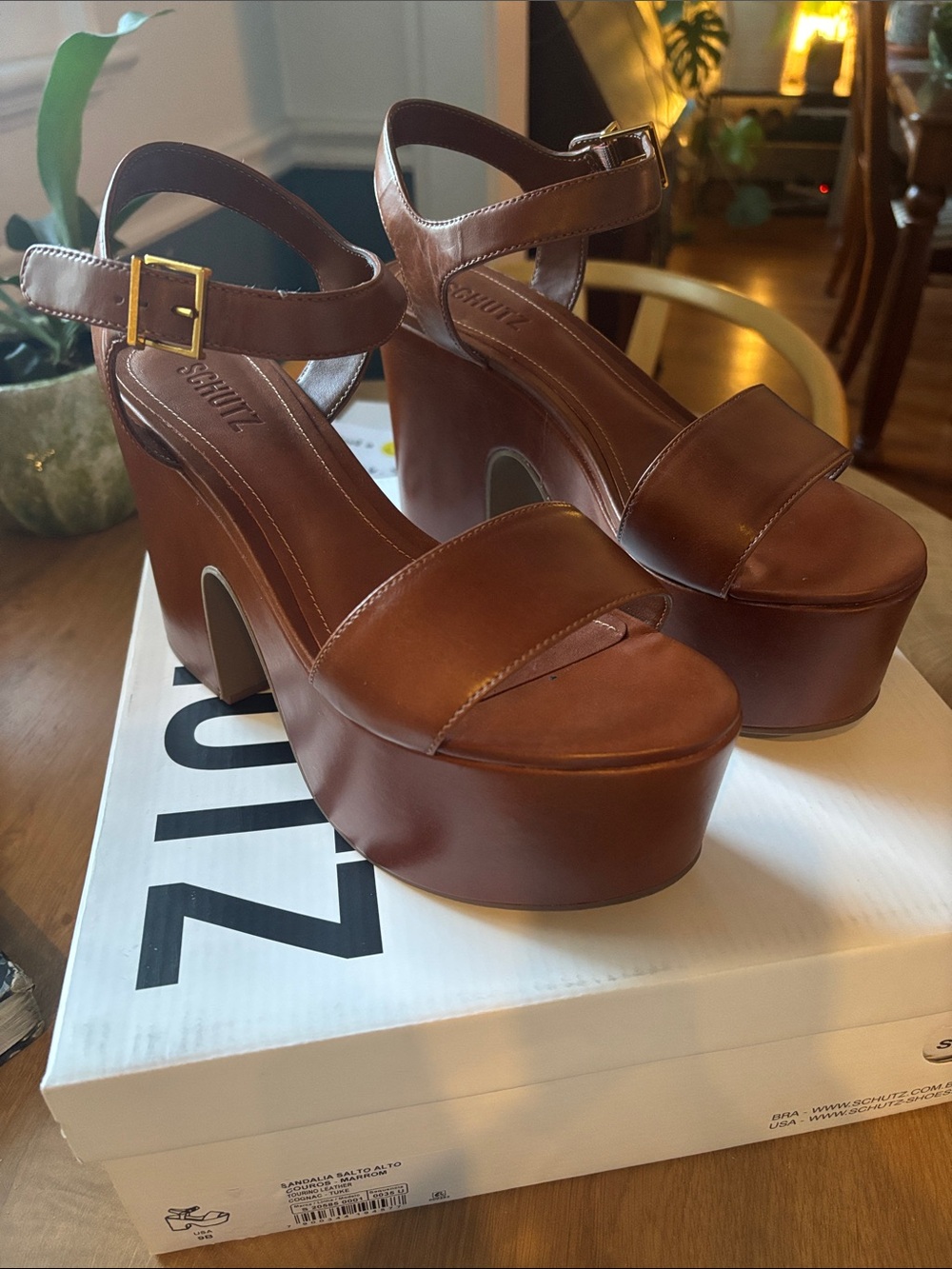 NWT Schultz Sandalia Platform Cognac sz 9
